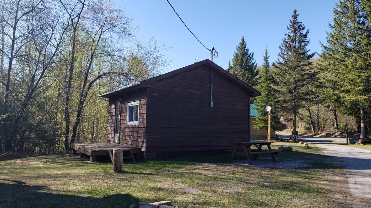 Parkway And Trading Post Resort 2*
