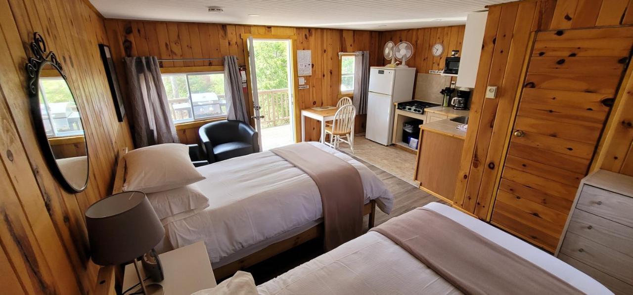 Parkway And Trading Post Resort