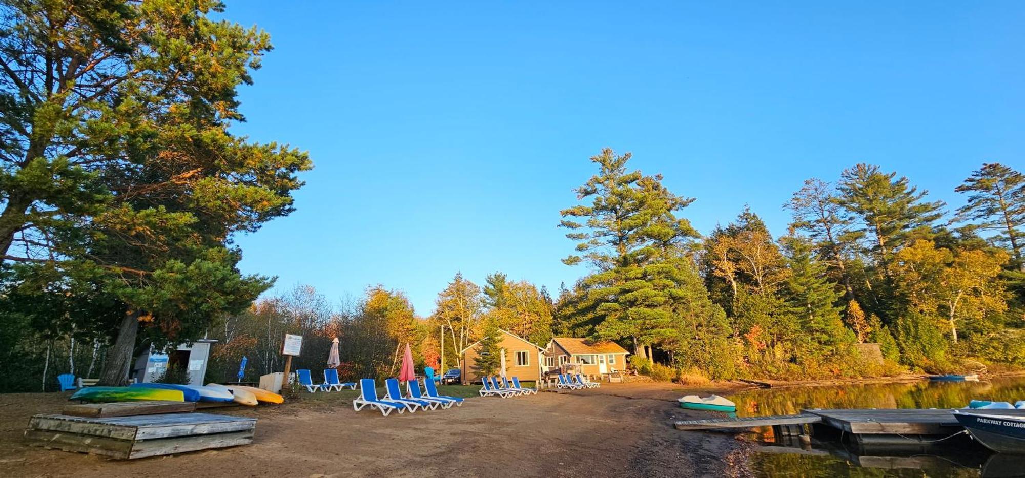 Resort Parkway And Trading Post 2*