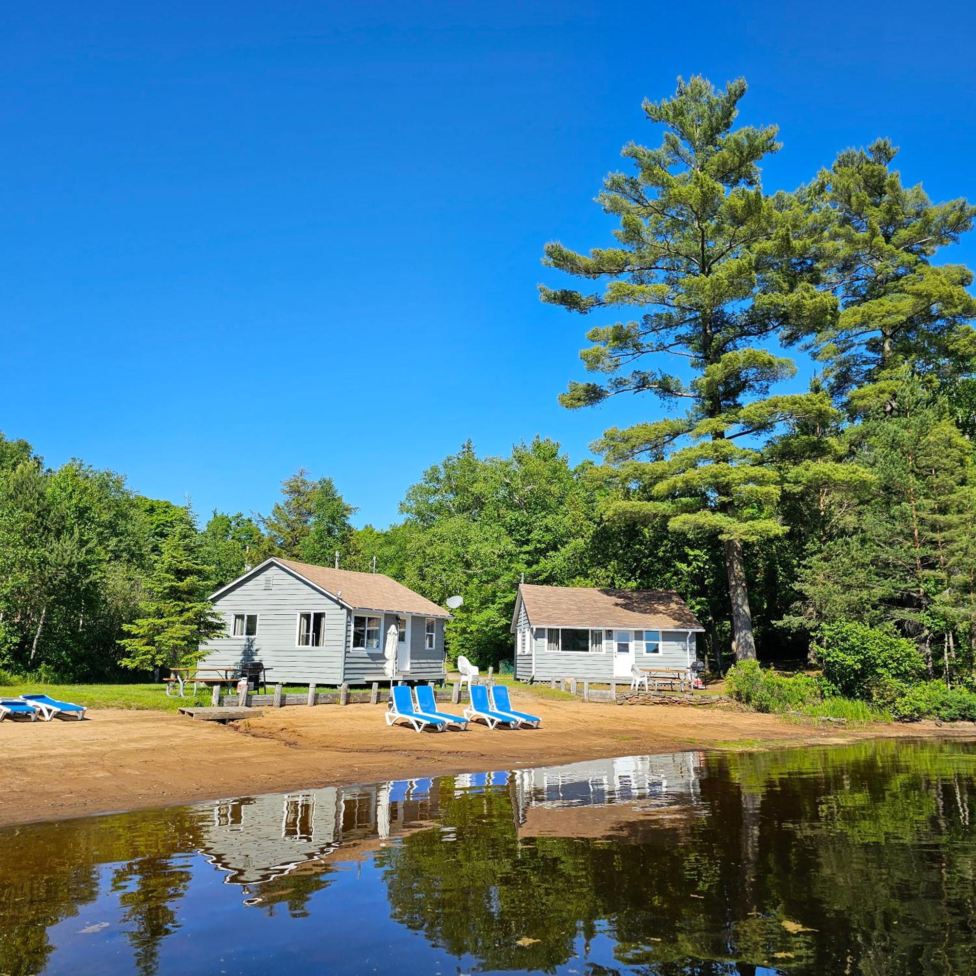Parkway And Trading Post Resort