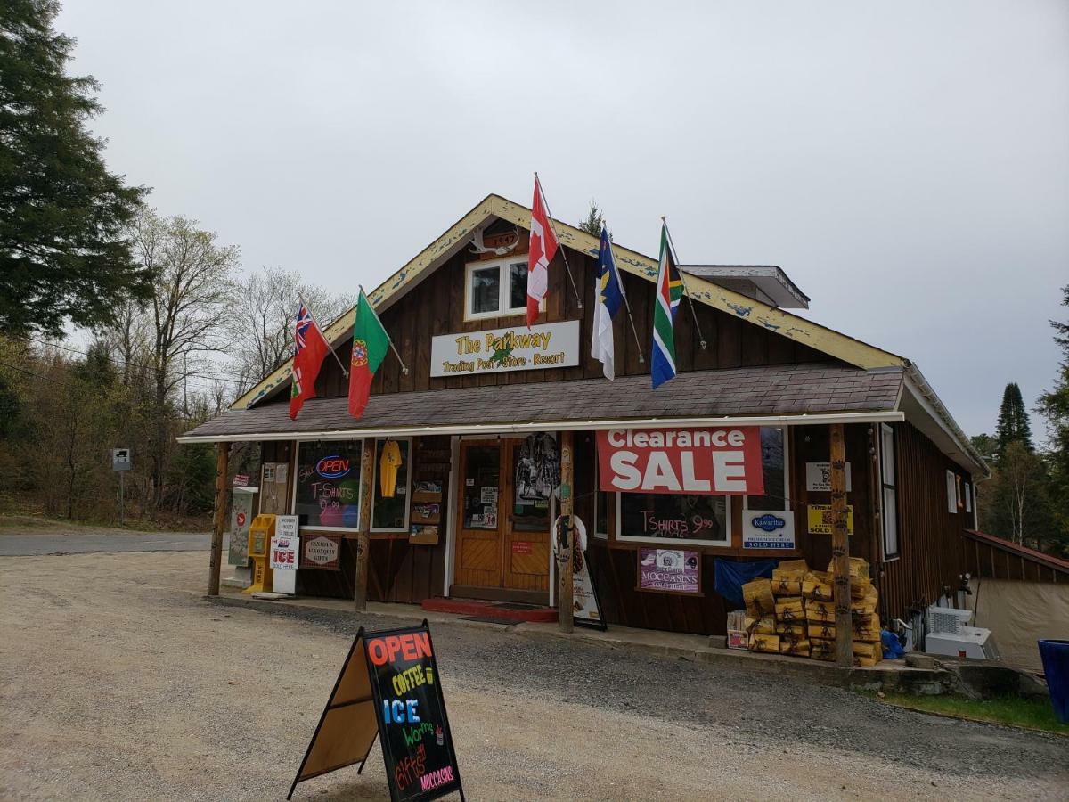 Resort Parkway And Trading Post